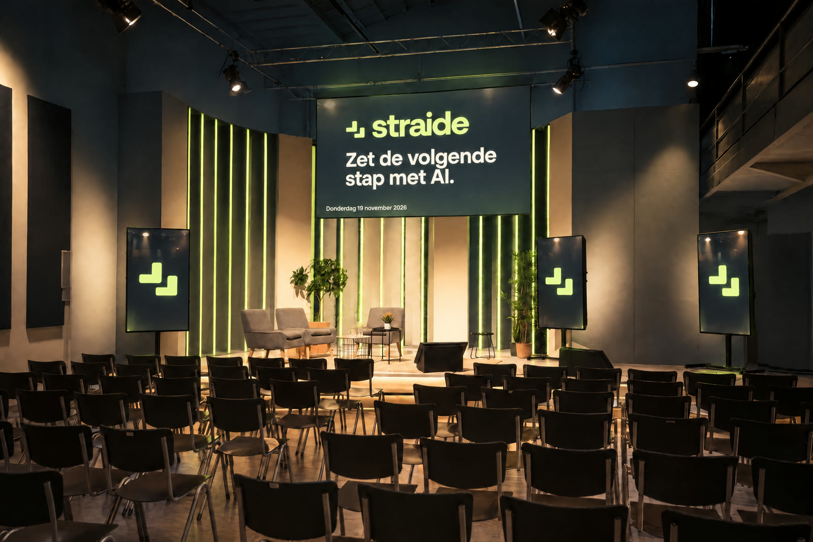De zaal bij SoMMedia, klaar voor straide, met op het grote scherm: Zet de volgende stap met AI.